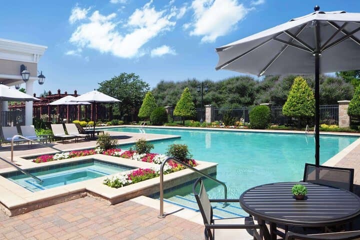 Pool 40 of 77