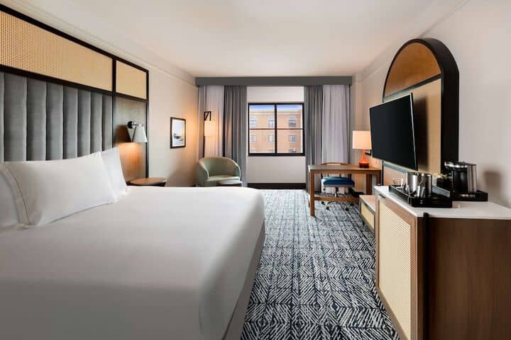 Room 20 of 77