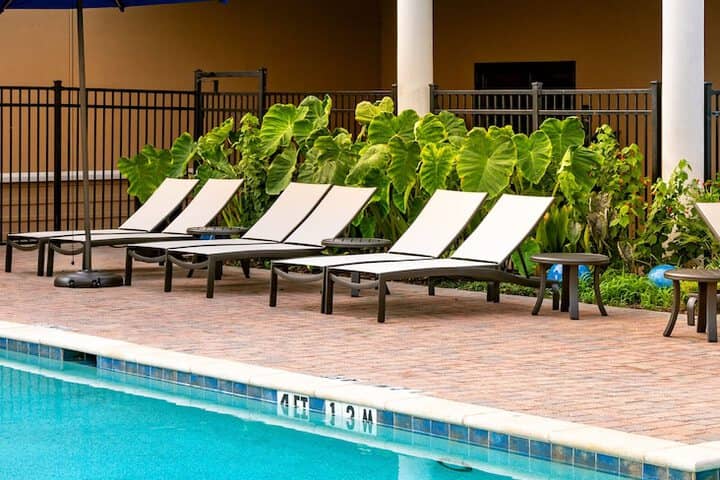 Pool 41 of 77